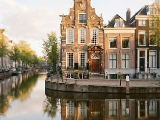 Amsterdam canal house