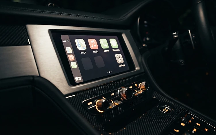 CarPlay Head-Unit Integration