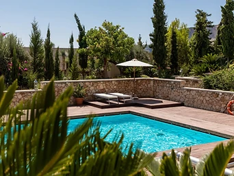 Pool & Spa