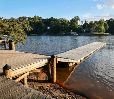 Catawba Yacht Club rowing launch dock on Lake Wylie