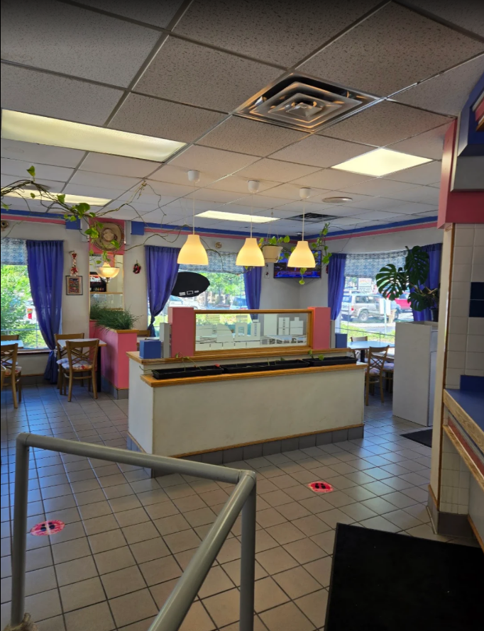 Tata's Burritos dining area