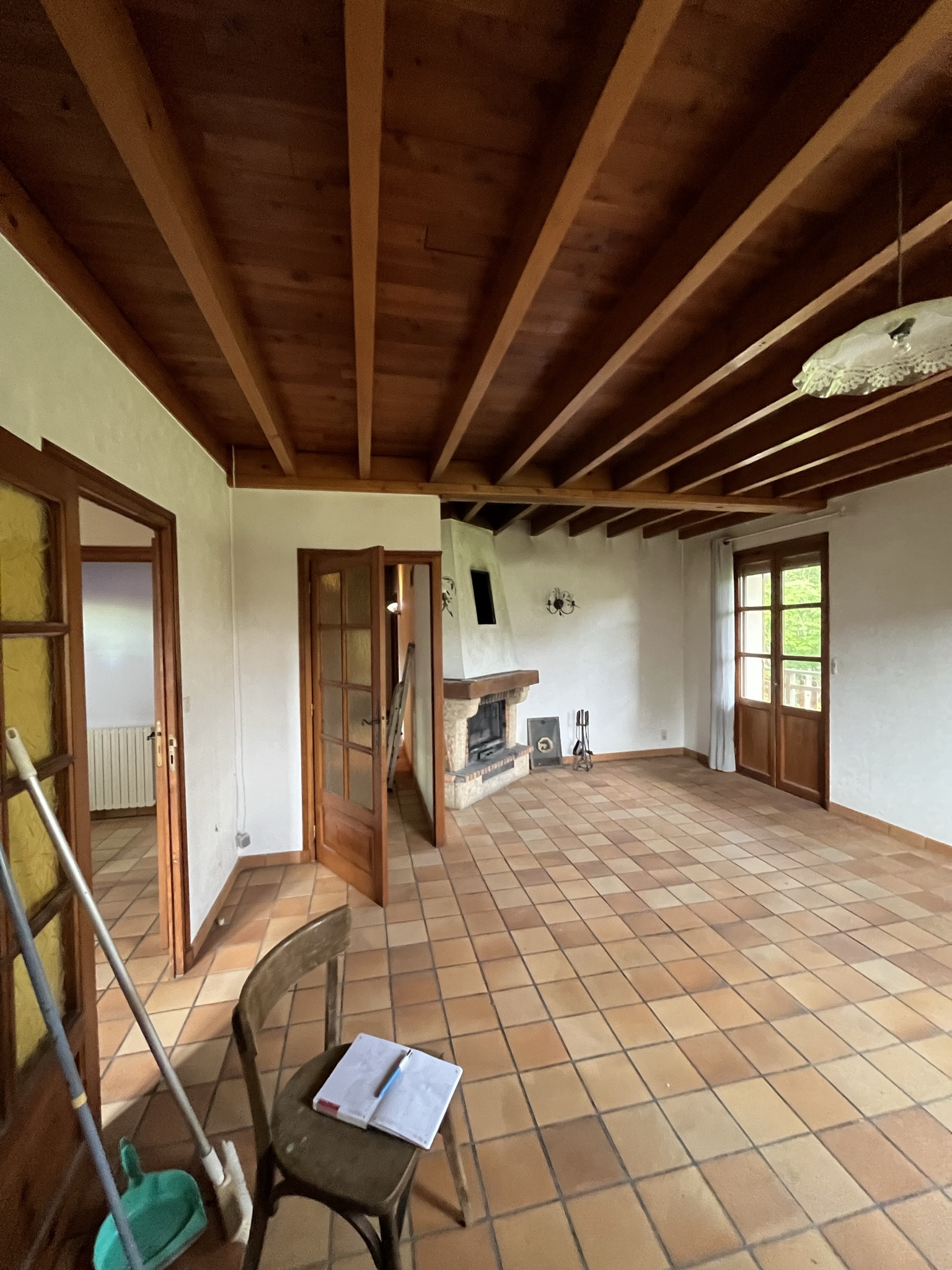 Salon — autre angle