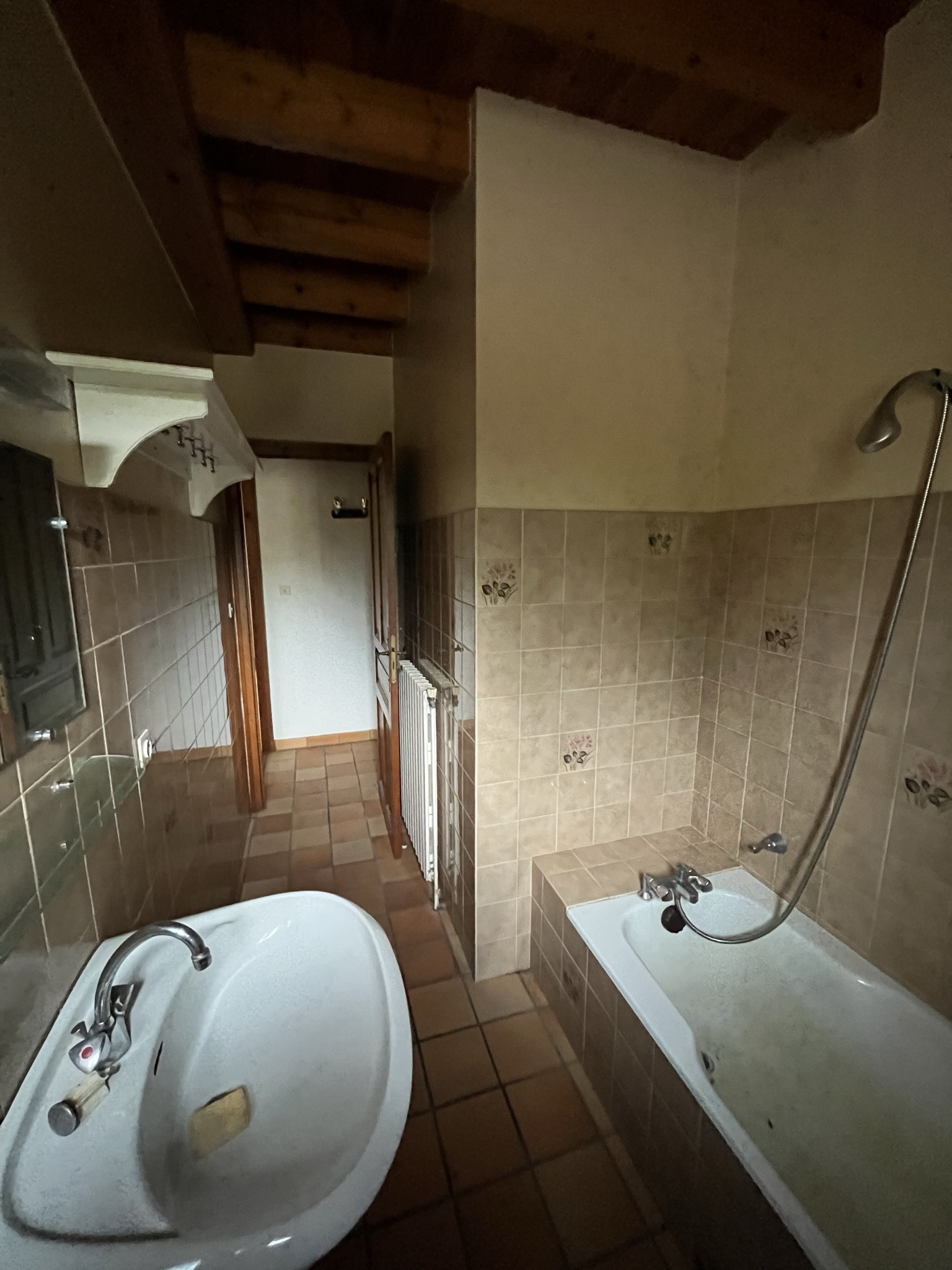 Salle de bain — avant rénovation