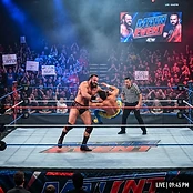 מאך מיך א דראמאישע רעסלינג WWE סטייל בילד