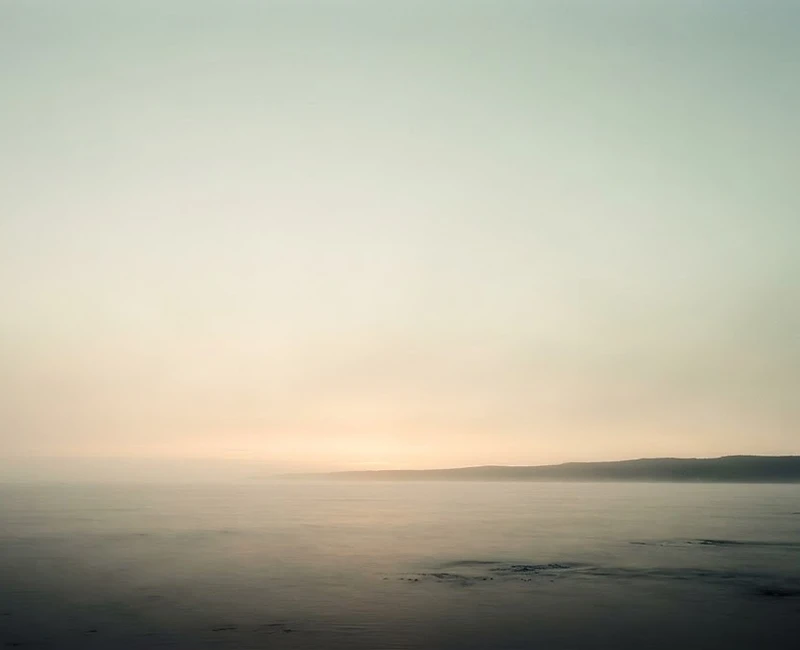 Calm horizon at dawn