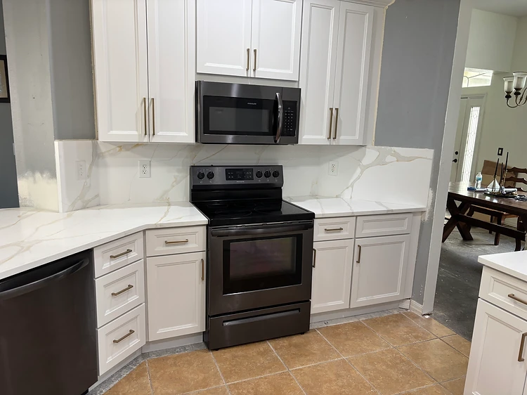 Kitchen Range Backsplash Remodel in Tampa, FL