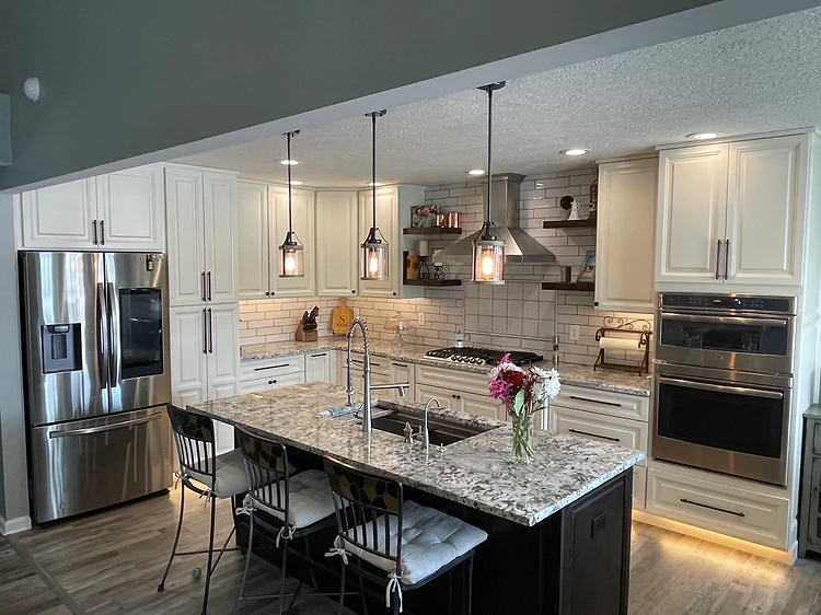 Kitchen Island Granite Countertops in Tampa, FL