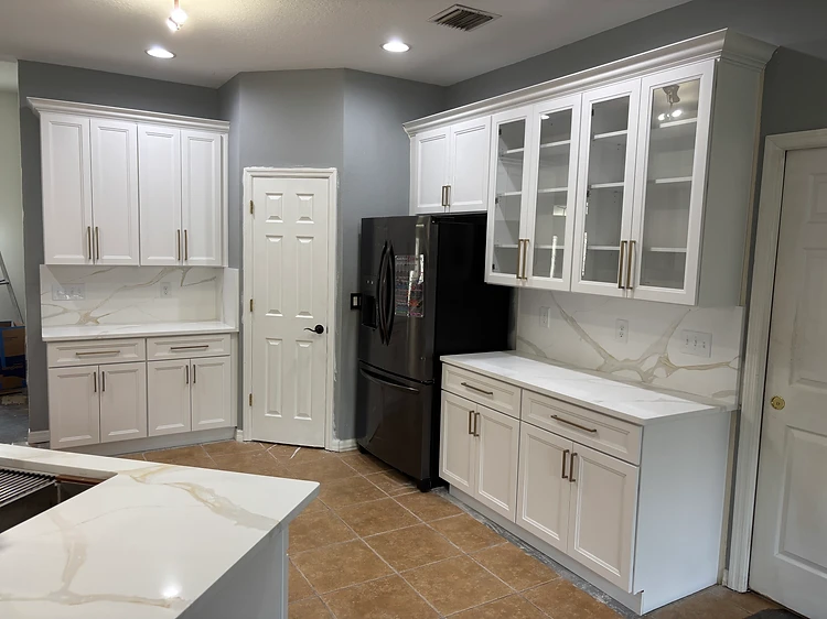 Glass Front Kitchen Cabinets in Gibsonton, FL
