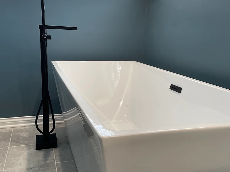 Freestanding Tub Matte Black Fixtures in Gibsonton, FL