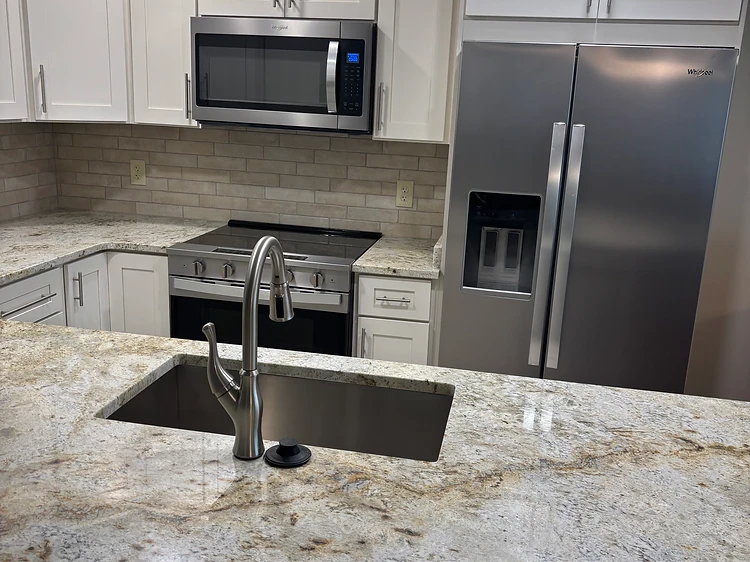 Granite Countertop Kitchen Design in Gibsonton, FL