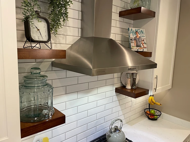 Kitchen Range Hood Backsplash in Ruskin, FL