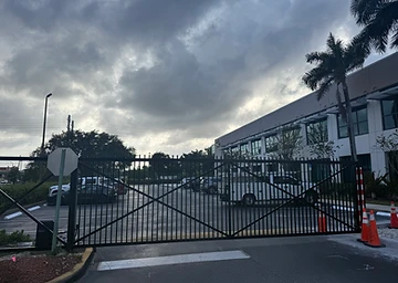 Commercial Cantilever Gate — electric gate installation in Central Florida