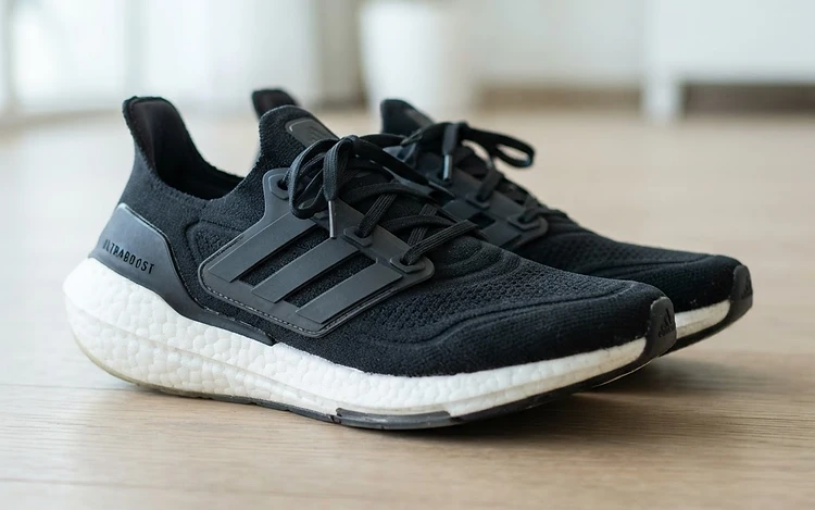 Adidas Ultraboost 22 - UK 8 - Light Running Use