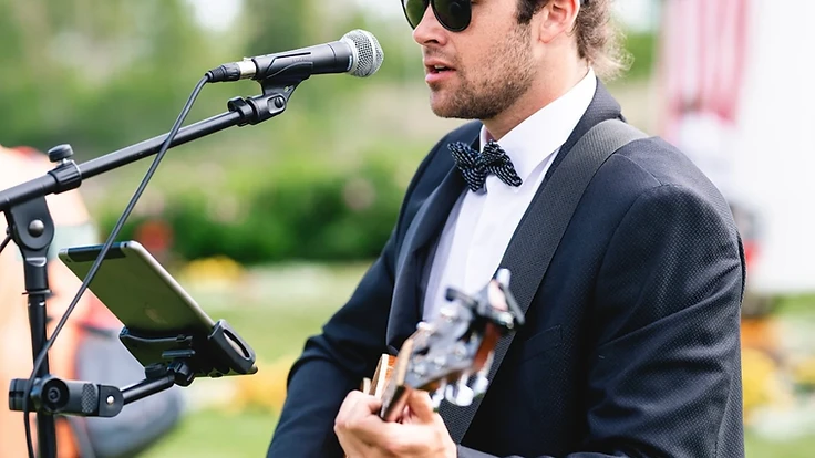 Henry Honkonen performing live