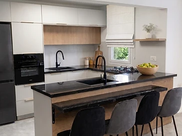 Black & White Kitchen