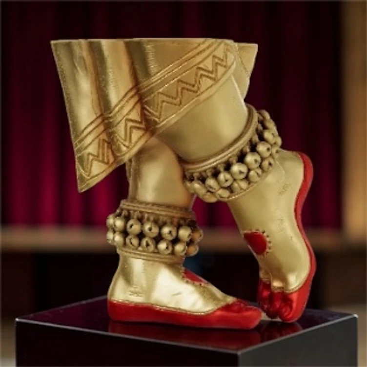 Dancing Pose Trophy