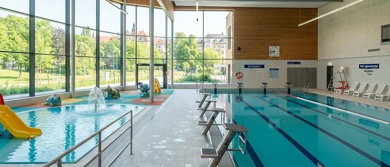 Schwimmhalle Finckensteinallee