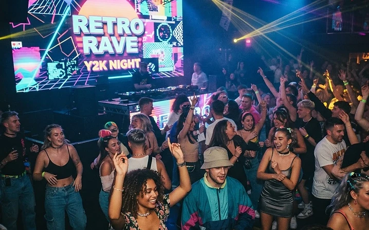 Nostalgische 90's en 00's feestsfeer