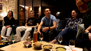Les participants réunis pour un moment convivial