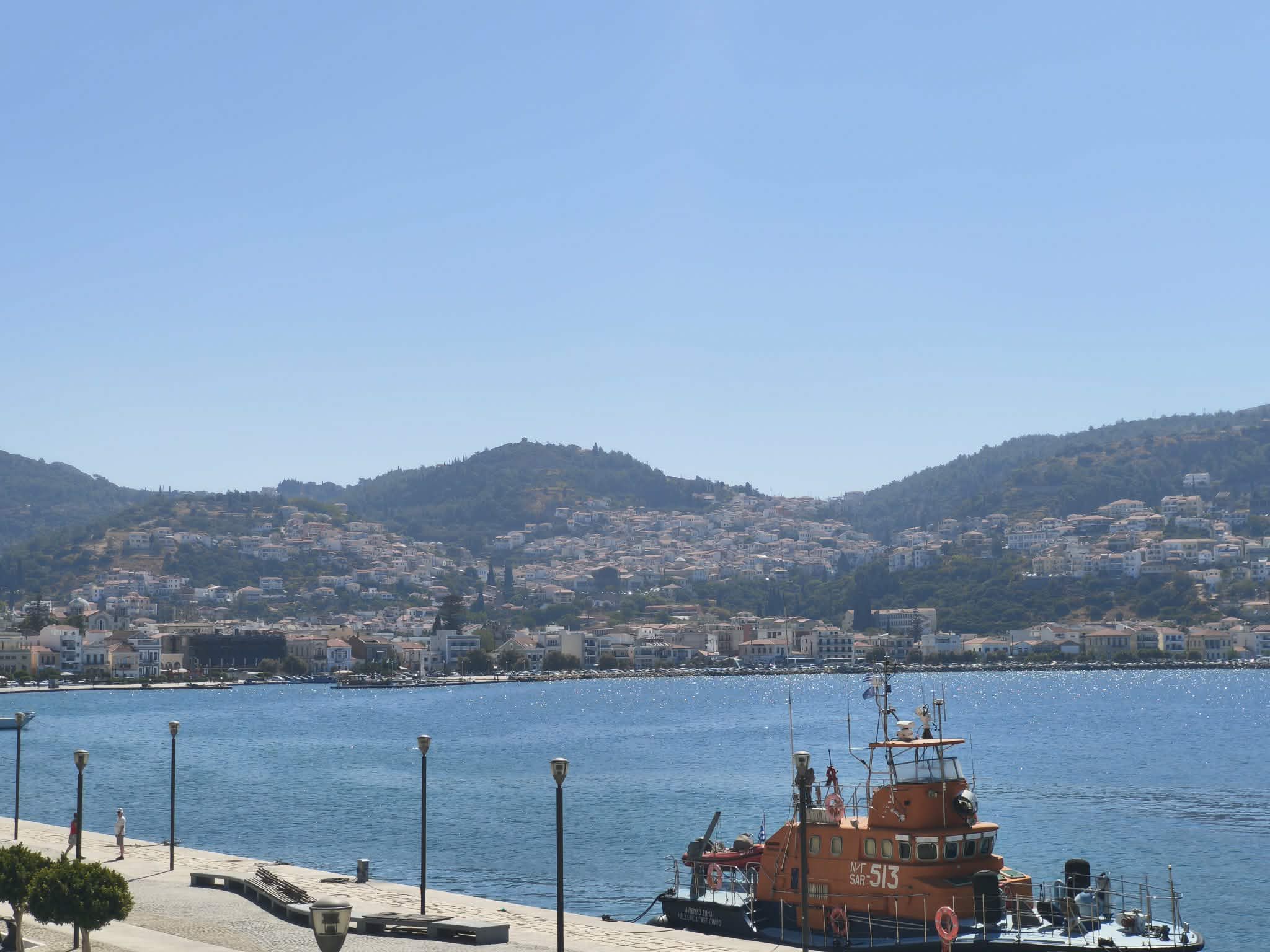 Seaside promenade & town on the slopes