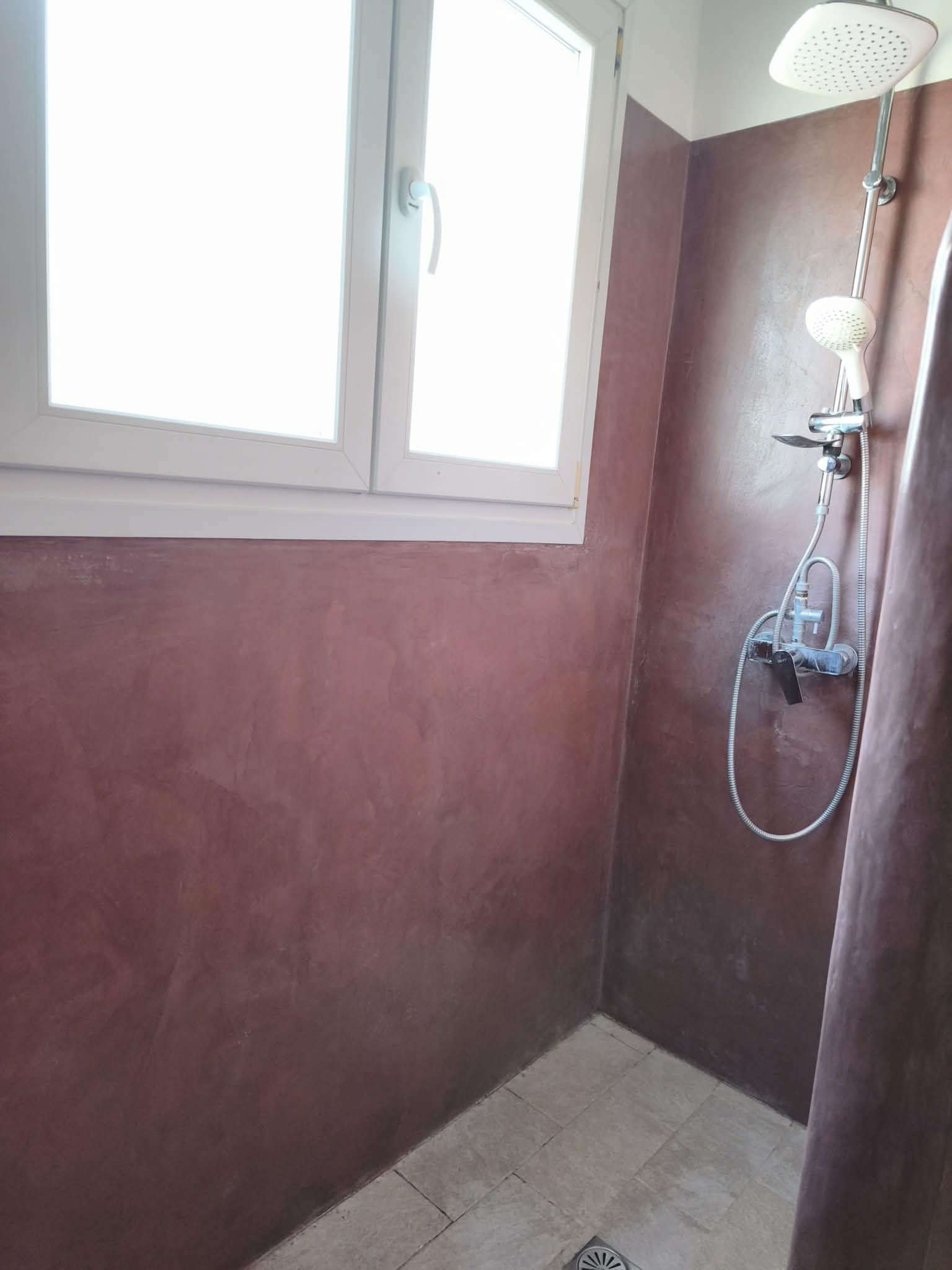 Walk-in shower with rainfall head & handheld unit