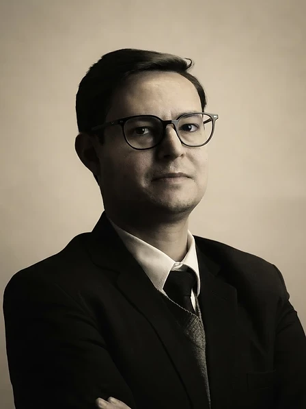 Rafael Eloy dos Santos Leal, advogado, retrato em perfil sob luz natural