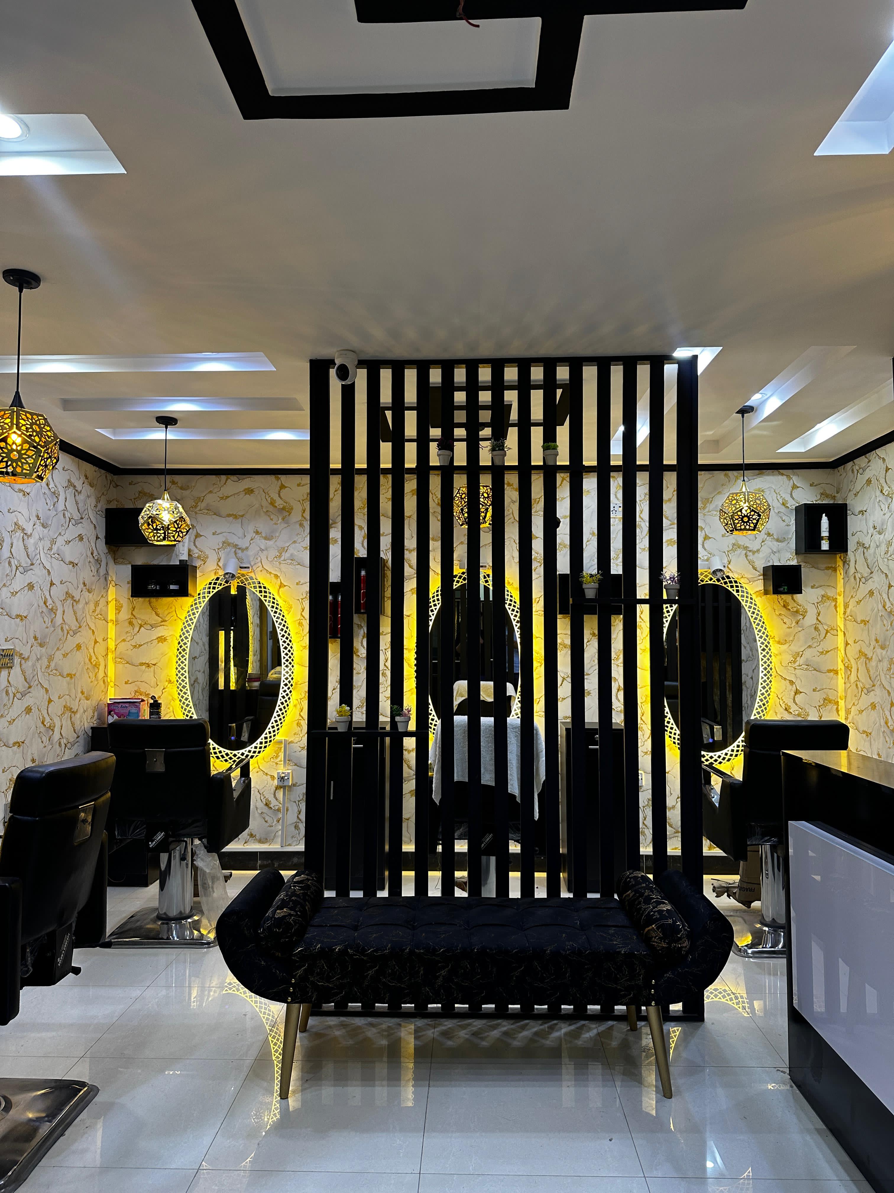 MR AHTIS SALON interior — mirror stations