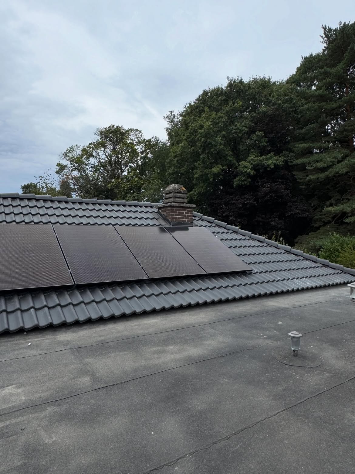 Dakrenovatie met zonnepanelen — België