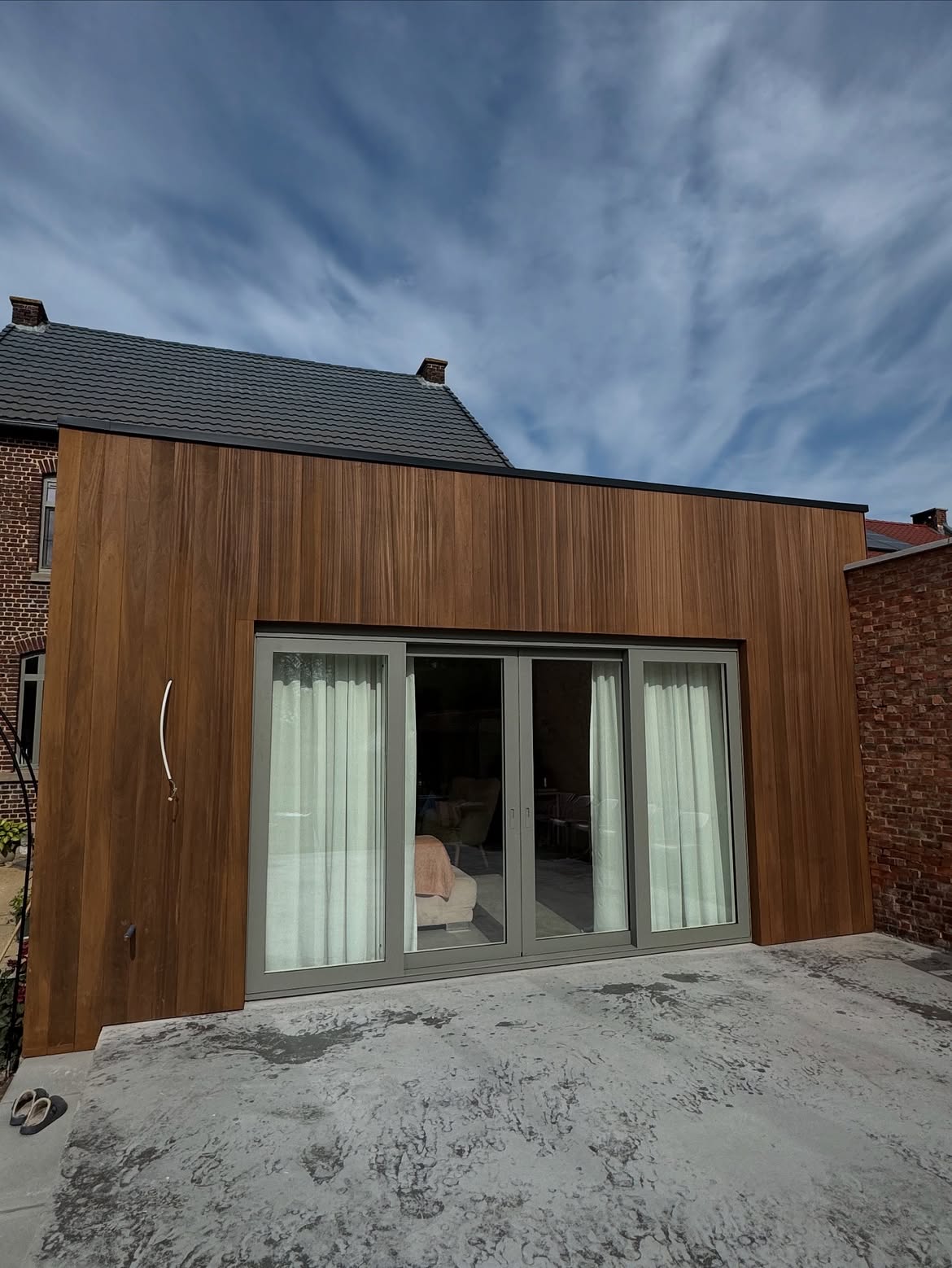 Gevelbekleding met thermohout — Limburg