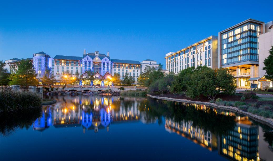 Gaylord Texan — New complements existing