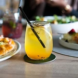 Passionfruit spritz