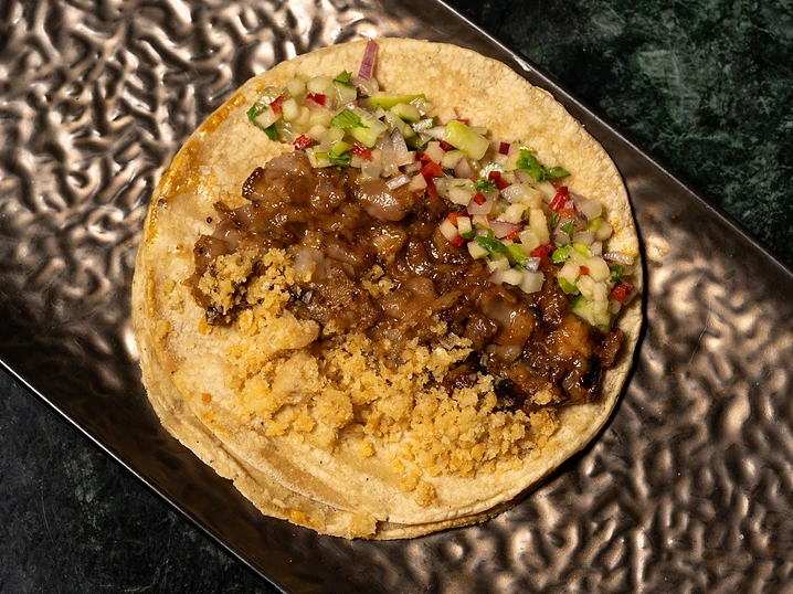 Taco fusión de NoName Bar