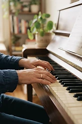 Piano Foundations: A Step-by-Step Guide for Adults