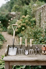Choosing and Maintaining Garden Tools