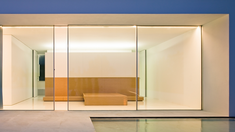 Vitrocsa V32 sliding doors installed in a minimal-frame opening