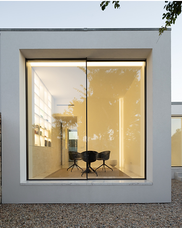 Minimal-frame glazing detail — MFP18 sliding door system