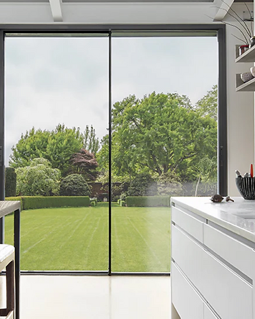 Minimal-frame glazing detail — MFP 20/25 sliding door system