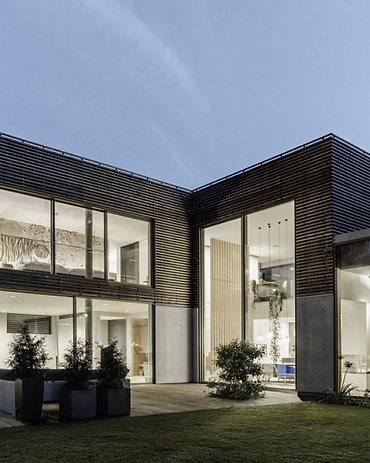 Minimal-frame glazing detail — Solarlux sliding door system