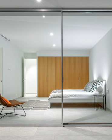 Minimal-frame glazing detail — MFP 20/25 sliding door system