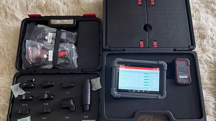 Zestaw diagnostyczny Launch PRO TT w walizce z adapterami i interfejsem OBD
