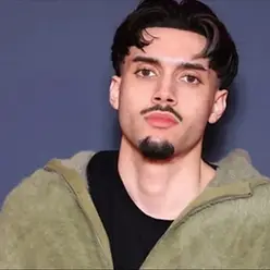 RNBOI: When surprise visits the artist's backstage
