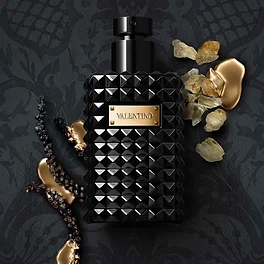 Valentino Noir Absolu Oud Essence bottle