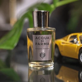 Acqua di Parma Colonia Intensa bottle