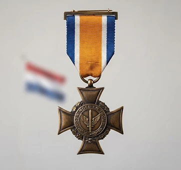Flying Cross, Valor decoration, Netherlands medal