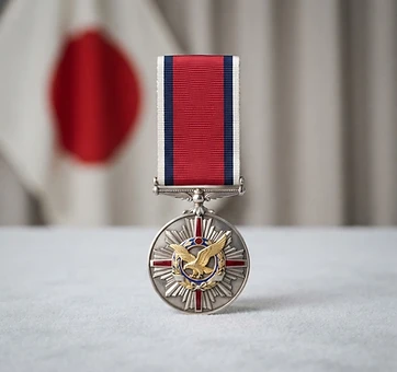 Order of the Golden Kite, Valor decoration, Japan medal