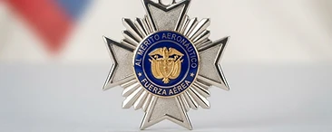 Air Force Cross for Aeronautical Merit, Distinguished service decoration, Colombia medal