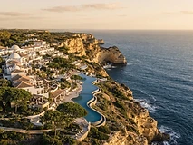 Top Beachfront Resorts in the Algarve for Sun-Seekers