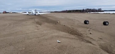 Forced landing with detached landing gear