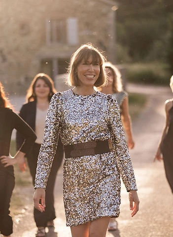 Amélie Gouttenoire entourée de professionnelles lors d'un atelier de formation
