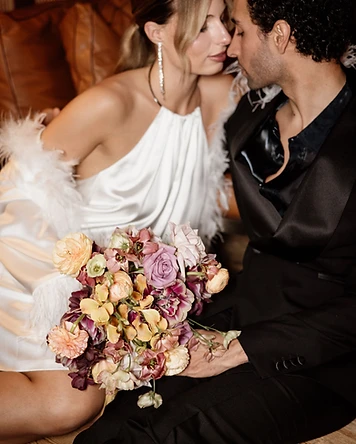Couple avec bouquet — Reflection of Love
